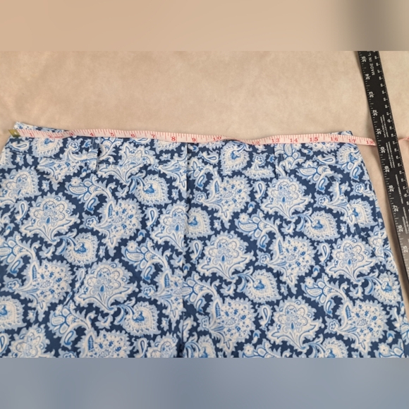 J.McLaughlin 7" Shorts Paisley Print Pockets Blue White Preppy Golf Size 12 - Picture 7 of 8